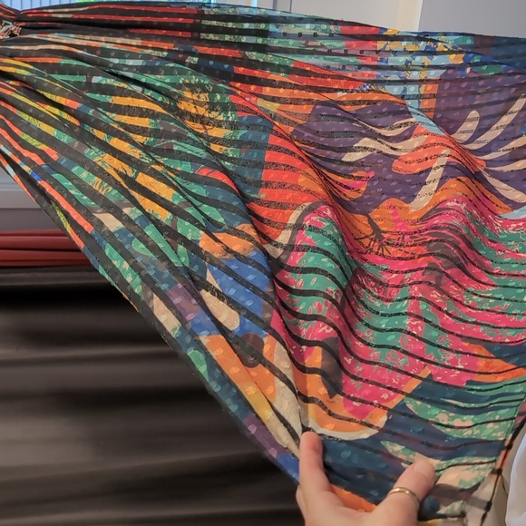 Vibrant dress - Picture 4 of 4